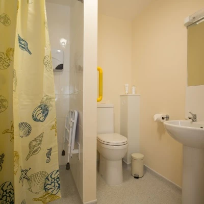 abbeyfield en suite 03