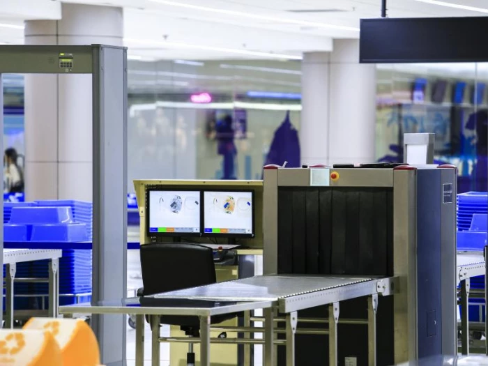 airport-bag-check-system-assembled-by-kmf-for-the-aerospace-security-sector
