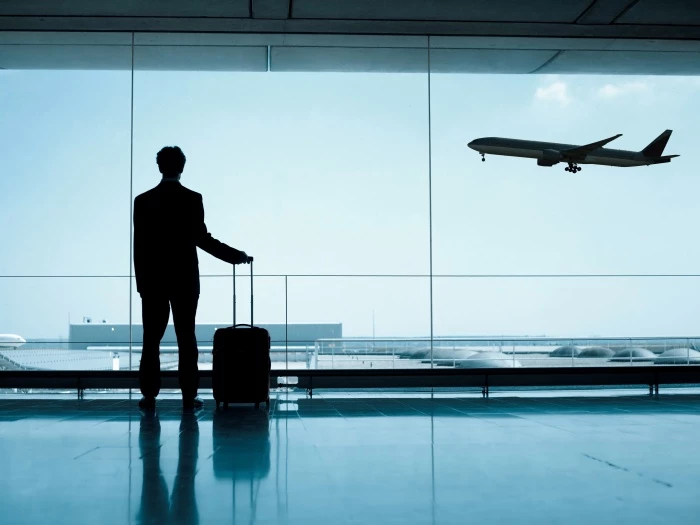 airport-plane-takeoff-luggage-passenger