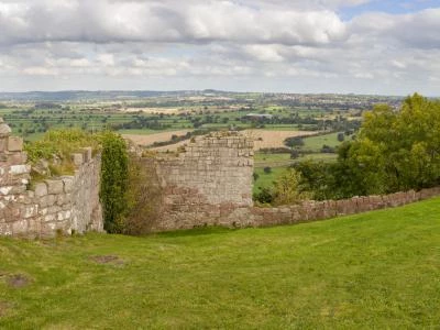 beeston castle in october 39