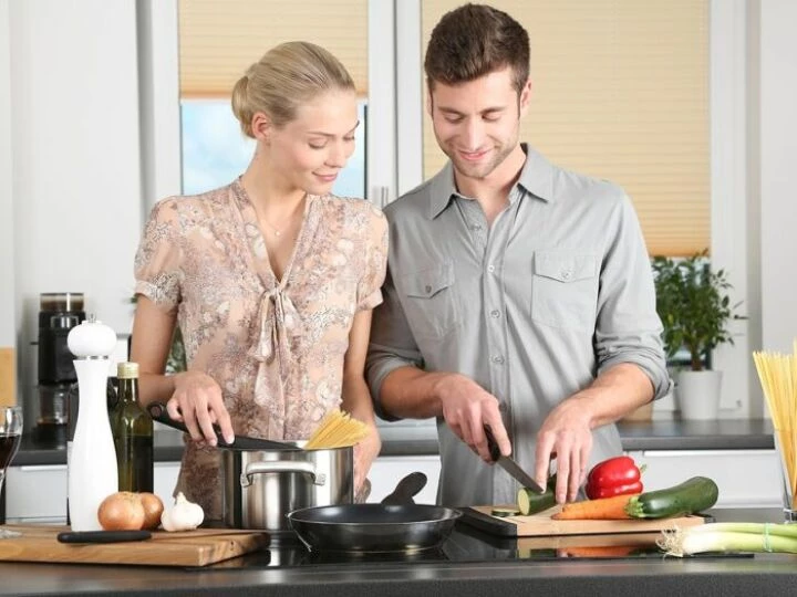 Woman, man, kitchen