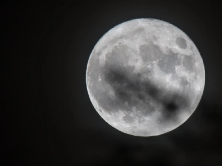 moon cm