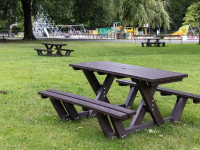 Batley picnic table