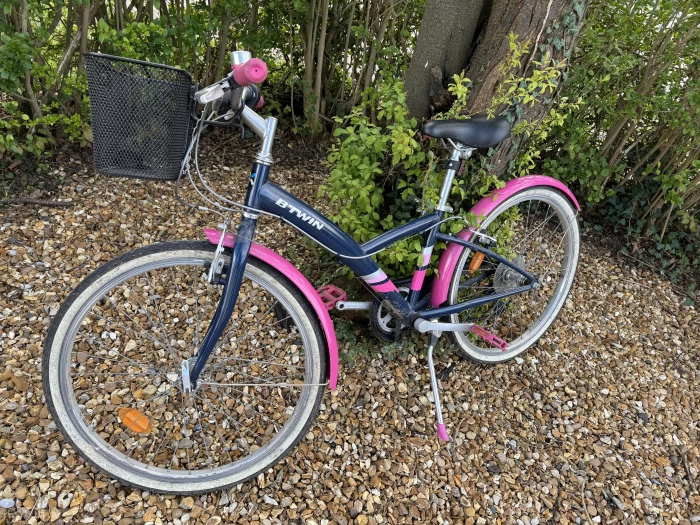 Girls hybrid bike – Items for sale