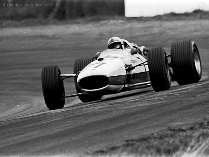 1967  04-15 John Surtees