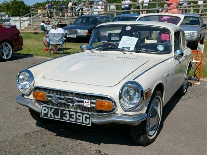 White Coupe at Retro Rides