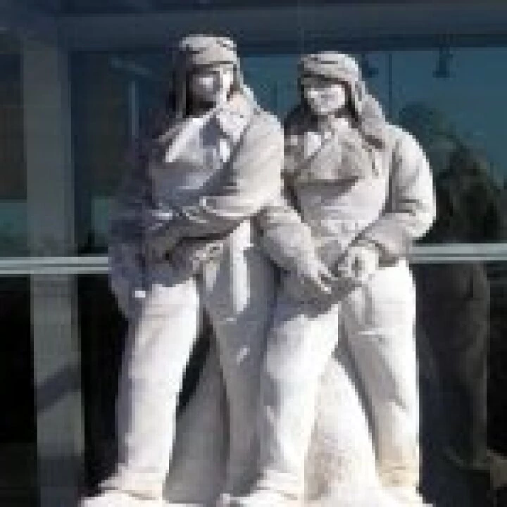 Alcock-brown_-statue