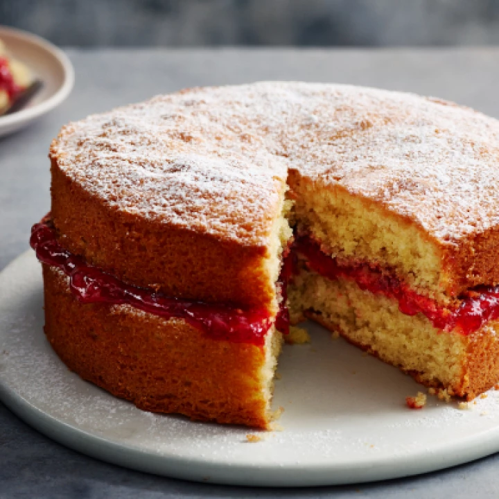 Mary Berrys Perfect Victoria Sponge