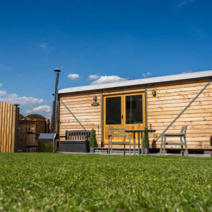 Hero Glamping 02