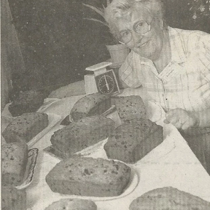 Thr Loafing About Aug 1997 Photoscan