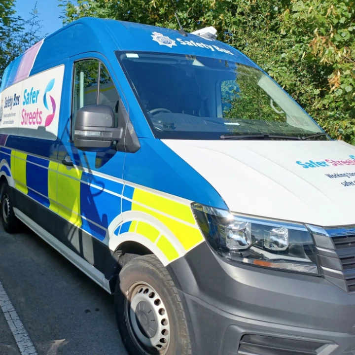 Police Safer Streets Bus a 4x3