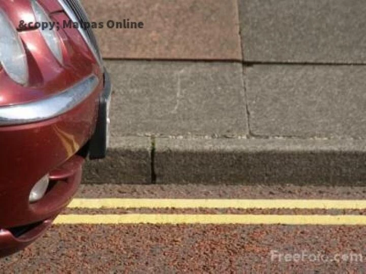 double yellow lines