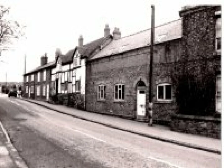 Upper High St