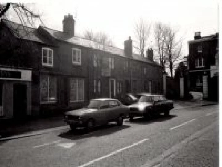 Upper High St