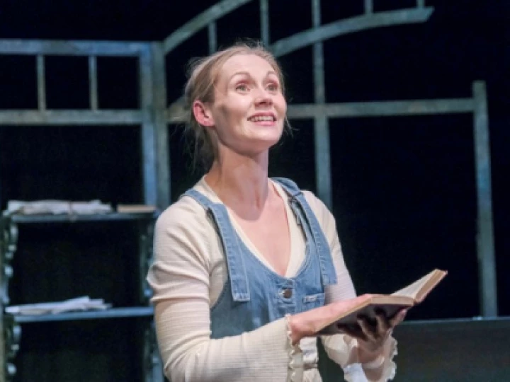 Bronty Sisters A7b2a6f41d30472599717efc89d7249f