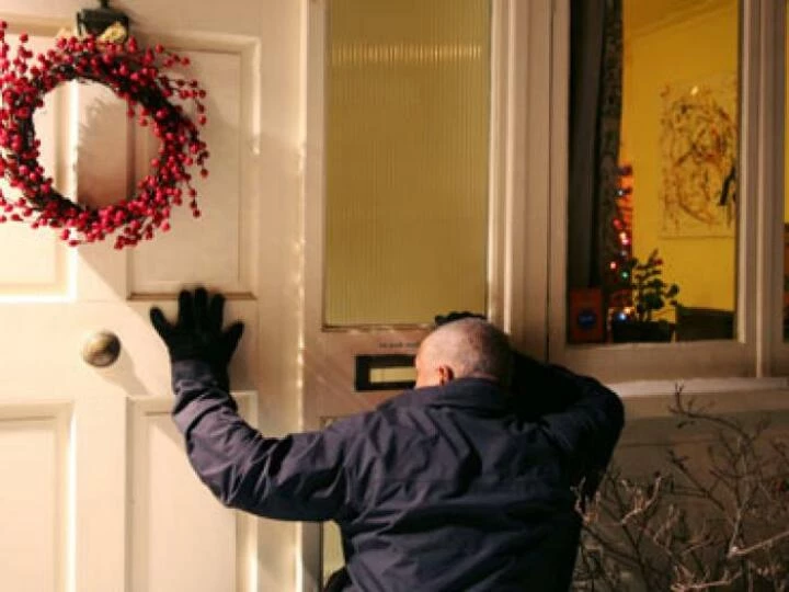 burglarchristmas003