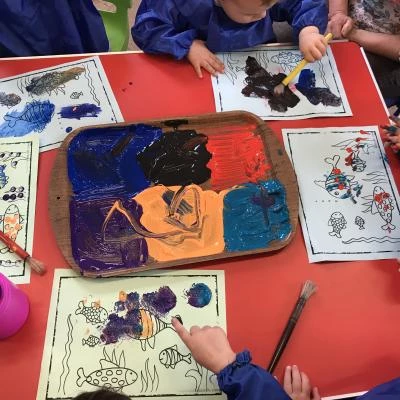children painting 2