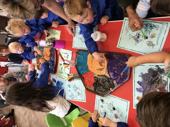 children painting