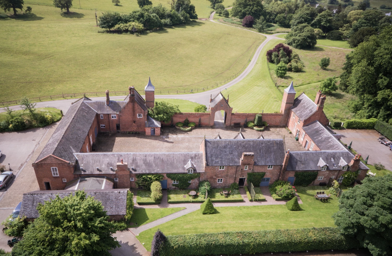combermere abbey cottages