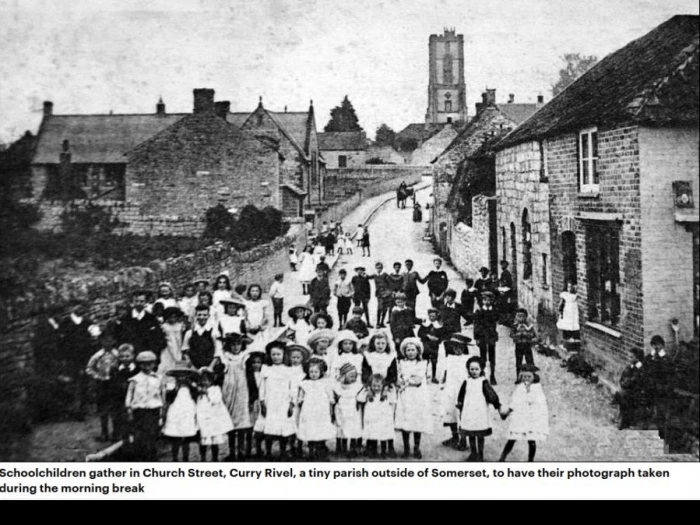 daily mail photo of curry rivel school children 100 years ago