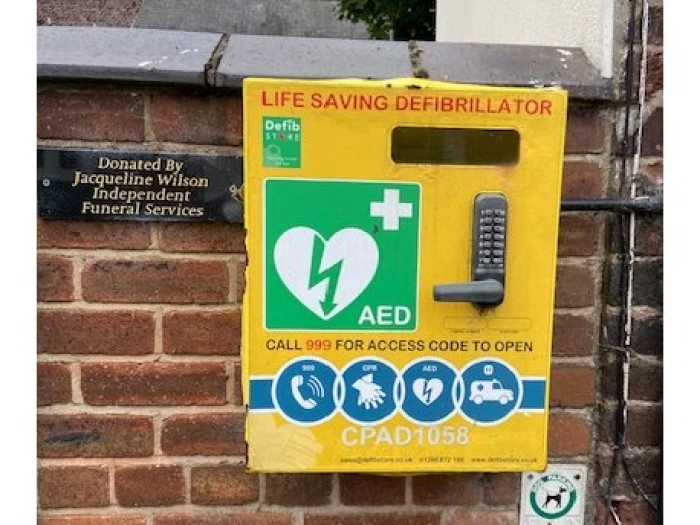 defibrillator  high street