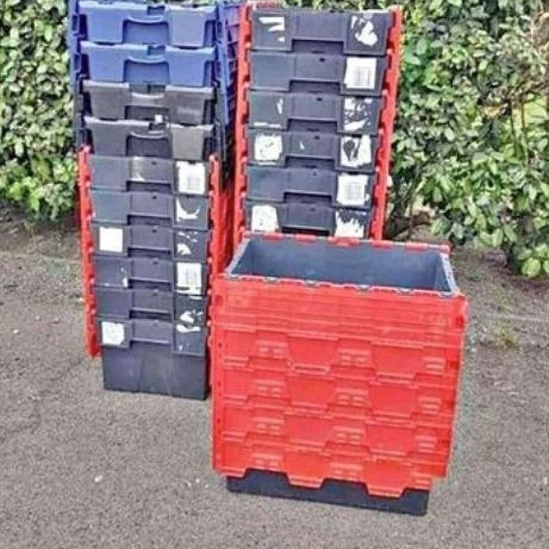 lidded crates