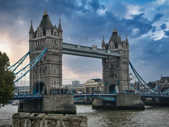 london bridge with a cloudy sky background