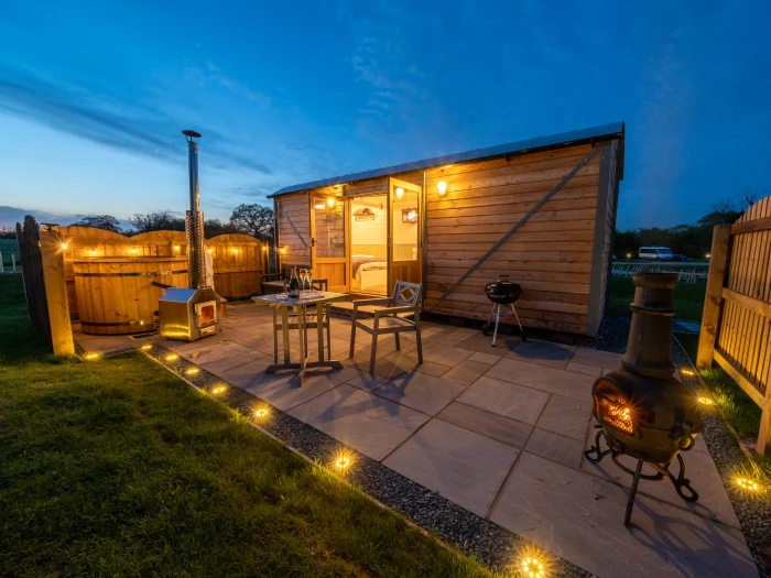 overwater luxury glamping hodnet exterior 14