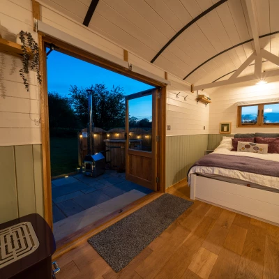 overwater luxury glamping hodnet interior 2