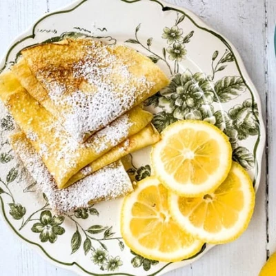 pancake with lemon and sugar