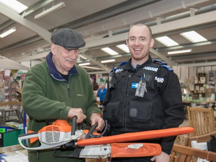 police tool marking 02