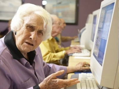 seniors using a pc02