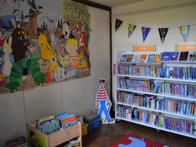 sot children39s library   in church