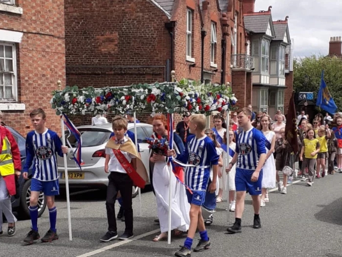 tarvin fete procession