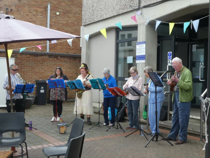 ukulele group