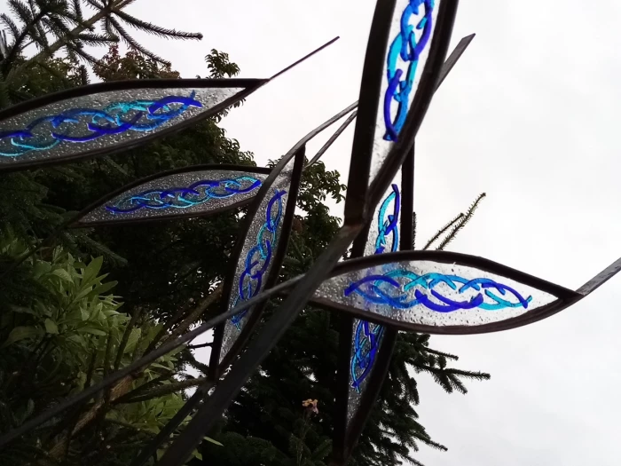 vertical shores garden art