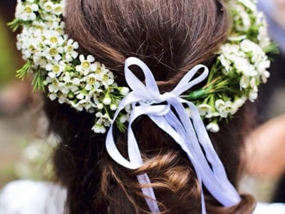 wedding flowers hair decoration brides hair bridesmaids hair